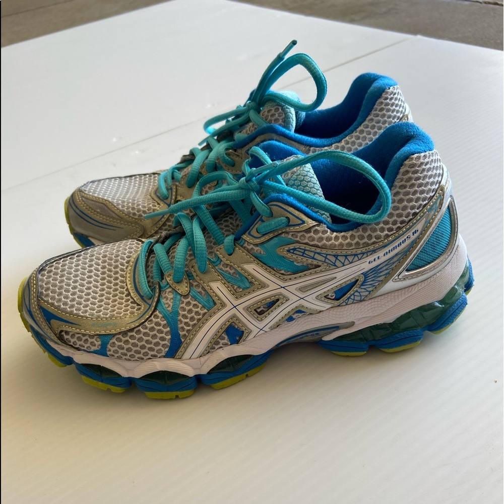 Women’s Asic Gel Cumulus 16